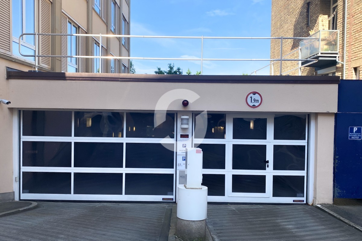 Einfahrt zur Tiefgarage
