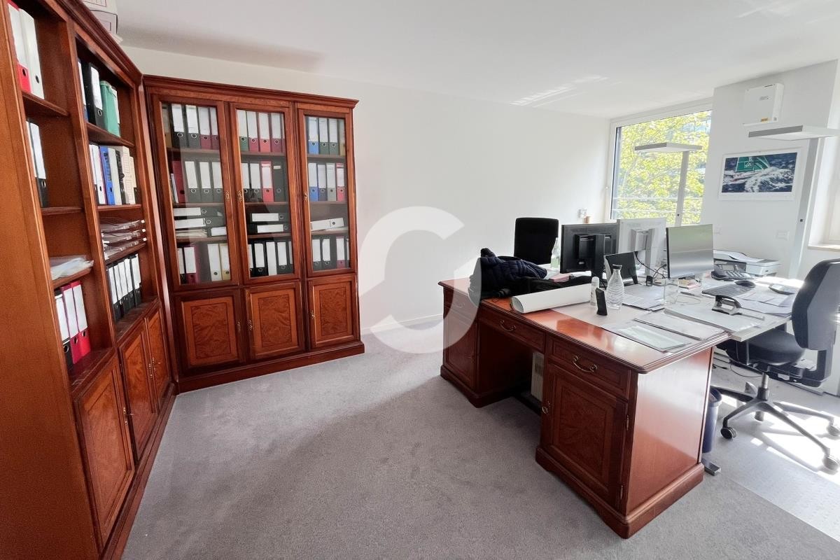 Büro 1