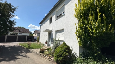 Mehrfamilienhaus mit 4 WE in Leinfelden-Echterdingen - Objektaufnahme Eingang (99203)
