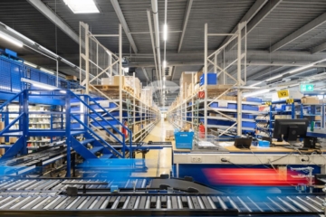 Helle Hallenflächen in Bad-Cannstadt - Innenansicht (84753)