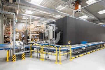 Helle Hallenflächen in Bad-Cannstadt - Innenansicht (84755)