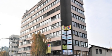 Büroflächen mit Blick ins Ländle, 70736 Fellbach, Bürohaus