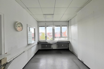 Lichtdurchflutete Praxis in Ärztehaus - Praxisfläche (76722)