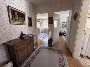 Mehrfamilienhaus mit Leerstand in guter Lage von Stuttgart-Untertürkheim zum Erwerb - Auszug Wohnen (92347)