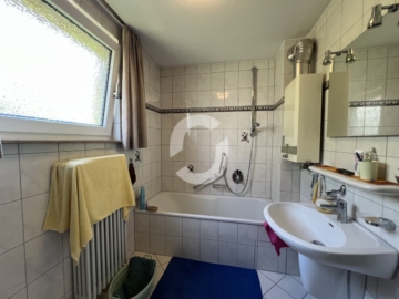 Mehrfamilienhaus mit Leerstand in guter Lage von Stuttgart-Untertürkheim zum Erwerb - Auszug Wohnen (94015)