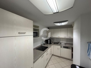 Möblierte Bürofläche mit Klimaanlage in guter Lage - Uhlandstraße 11 (92068)