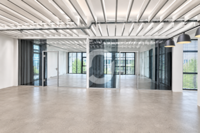 Lichtdurchflutete Gewerbefläche mit Terrasse in Stuttgart-Feuerbach - Büro (99376)