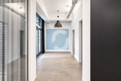 Lichtdurchflutete Gewerbefläche mit Terrasse in Stuttgart-Feuerbach - Büro (99374)