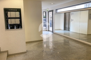 Modernes Büro im 8. Stock, zentral gelegen im Herzen von Stuttgart-Mitte - Eingang (89111)