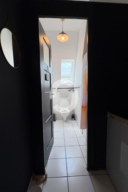 Stilvolles Bürohaus der früheren Moderne im Stuttgarter Süden - WC (90577)